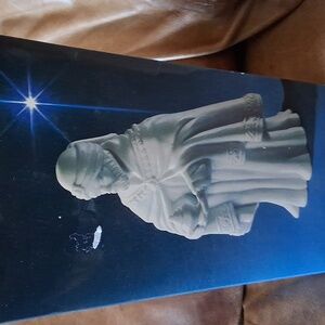 Avon Nativity Collectibles The Magi Balthasar Porcelain Figurine White 1982